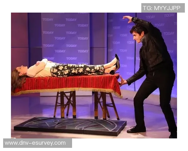 魔术与奇幻艺术的跨界融合探索：从传统表演到现代科技魔术的演变与未来趋势